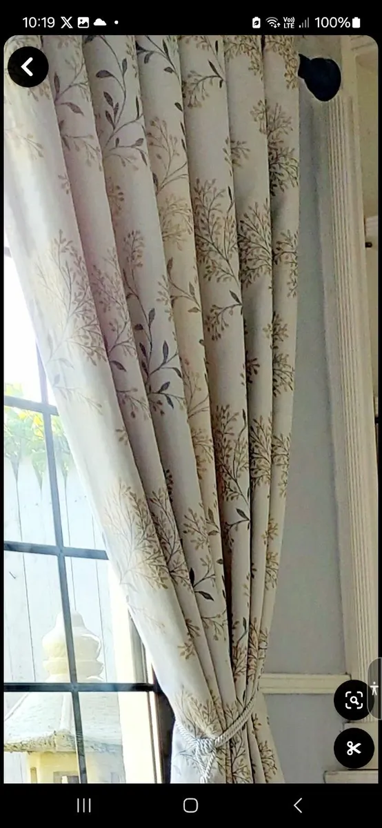 Curtains - Image 1