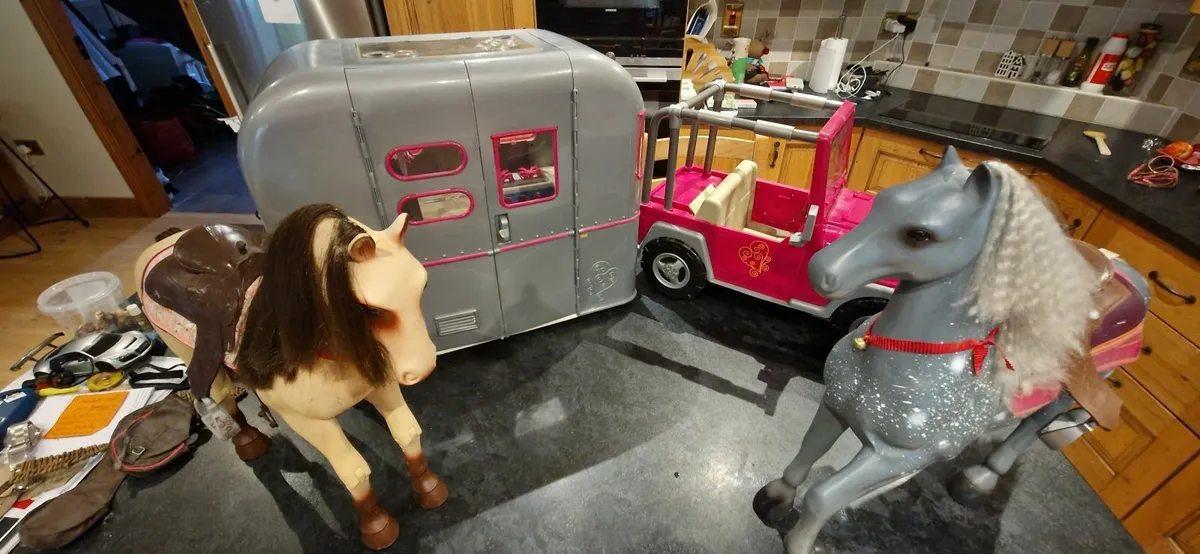 Our Generation Horses & Campervan Bundle