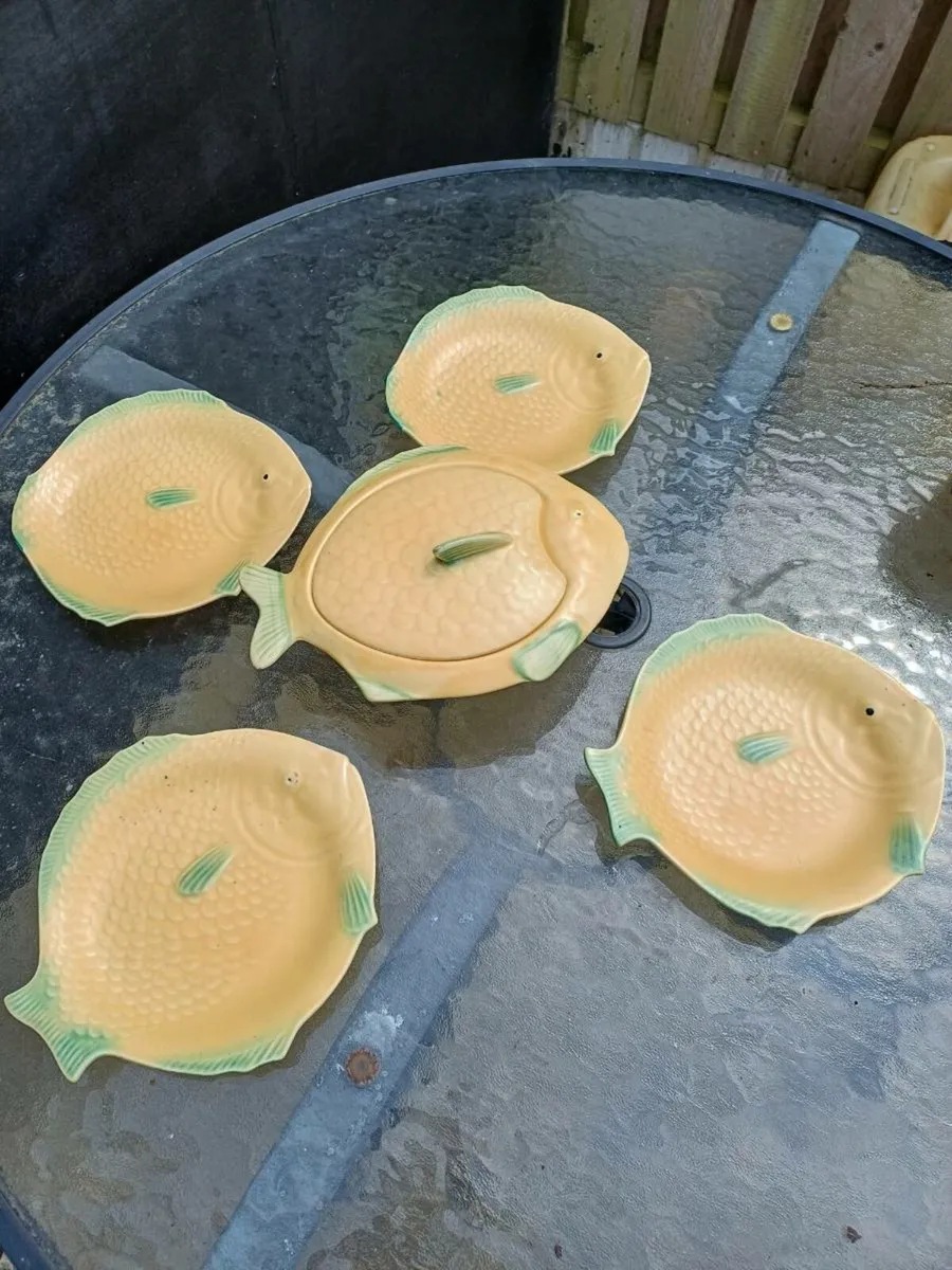 1920s Art Deco FishWare Plates & Dish - Image 4