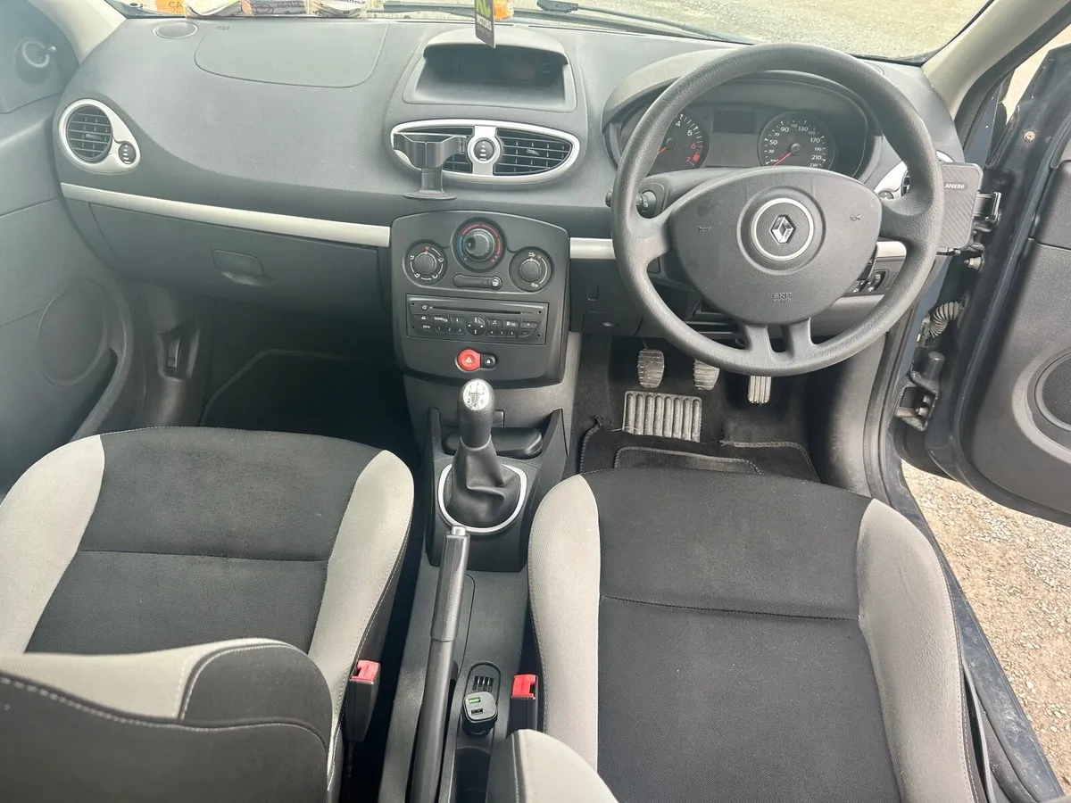 Renault Clio - Image 4