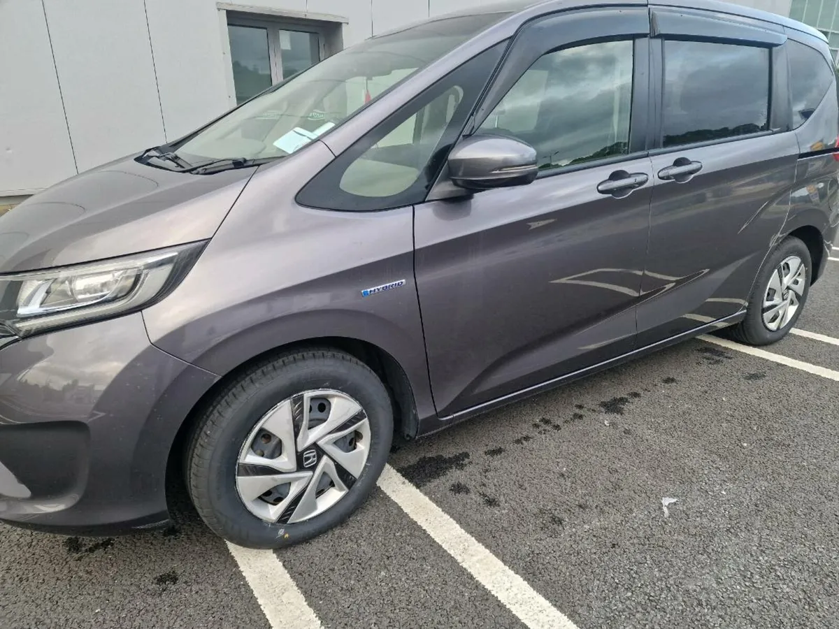 172 Honda Freed Hybrid 6 seats Auto91K Km new NCT - Image 4