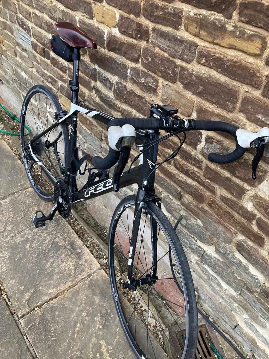 Felt Z5 carbon fiber road bike - Image 1