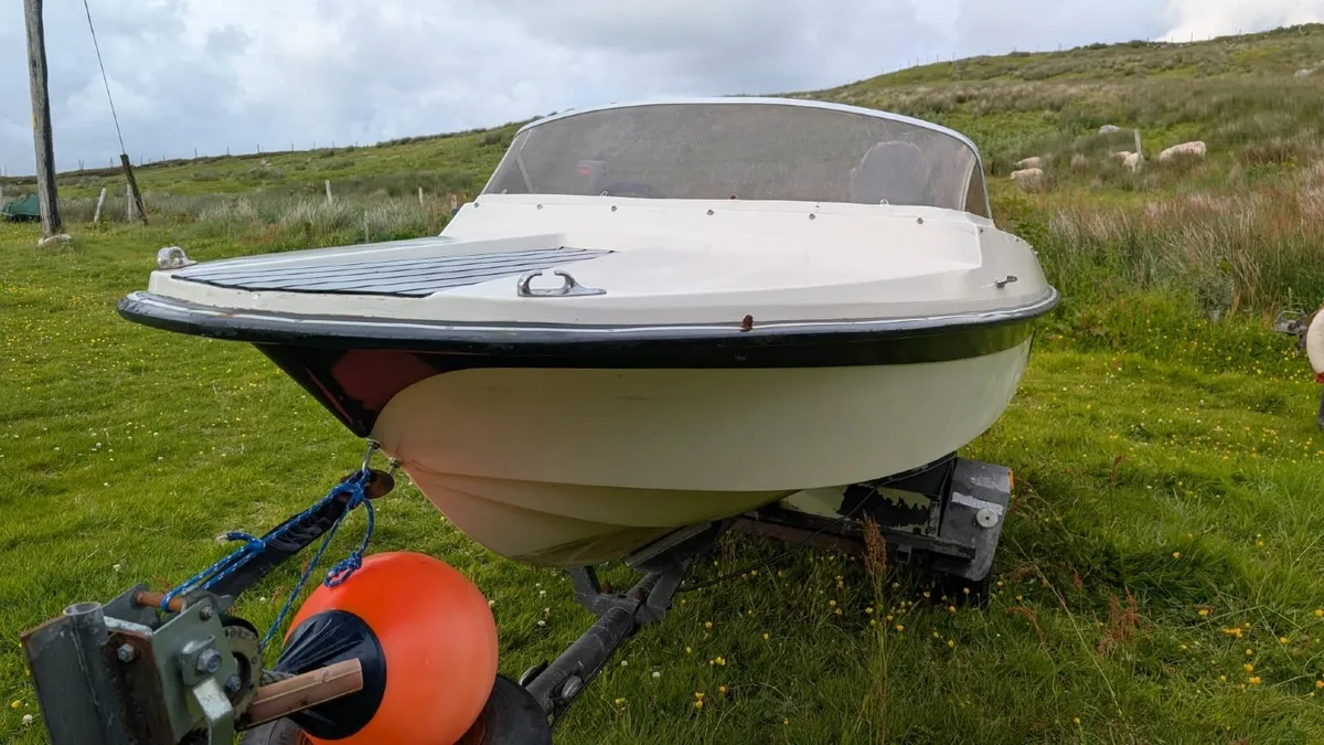 Silentcraft Powerboat 350GLS with new 25HP Yamaha - Image 4