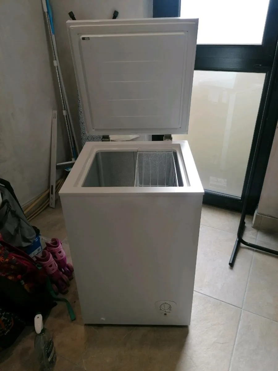90L chest freezer - Image 1