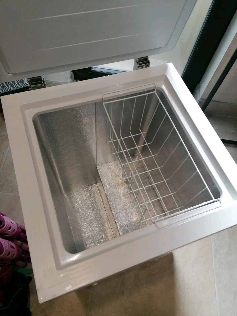 90L chest freezer - Image 2