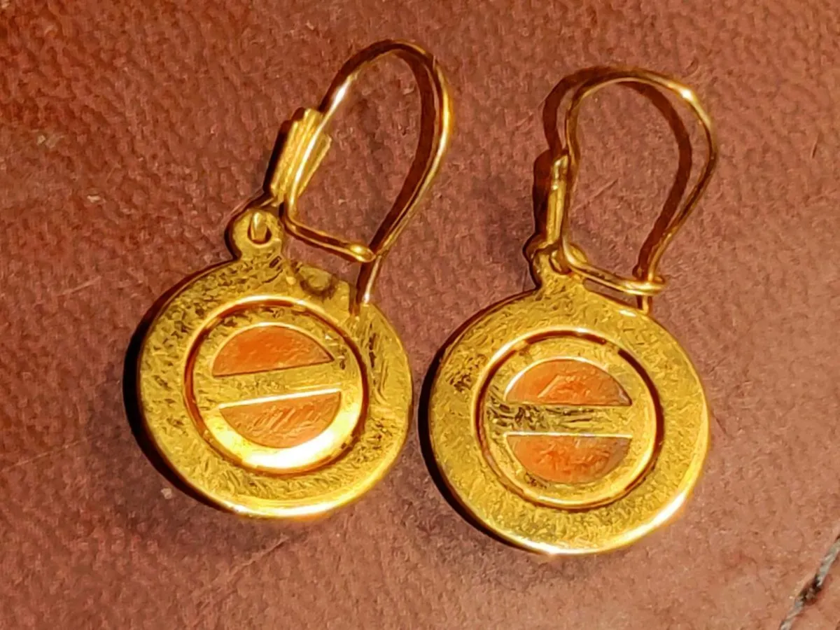 ELEGANT ROUND CAMEO, 9CT Gold New Earrings ! - Image 2