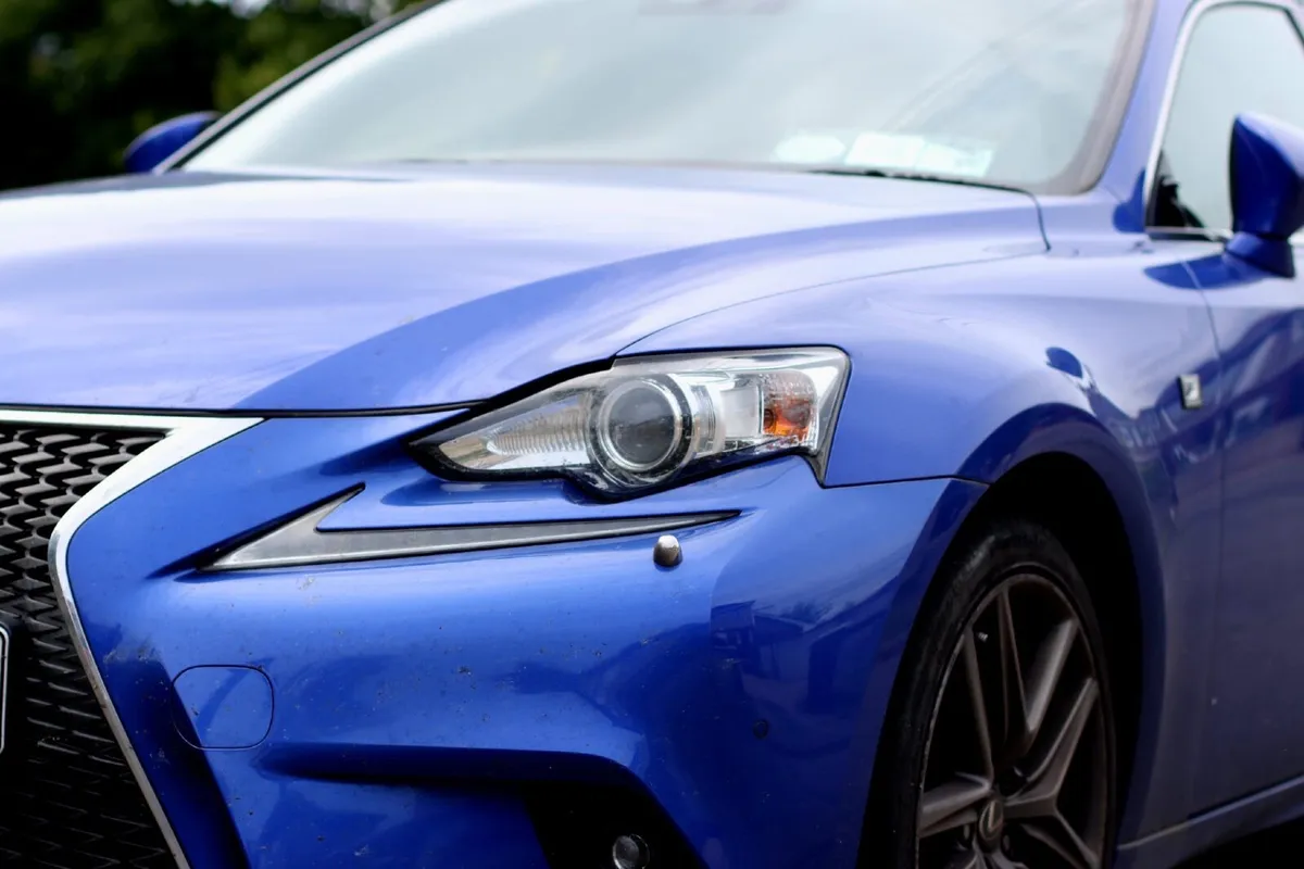 Lexus IS 2015 - Image 1