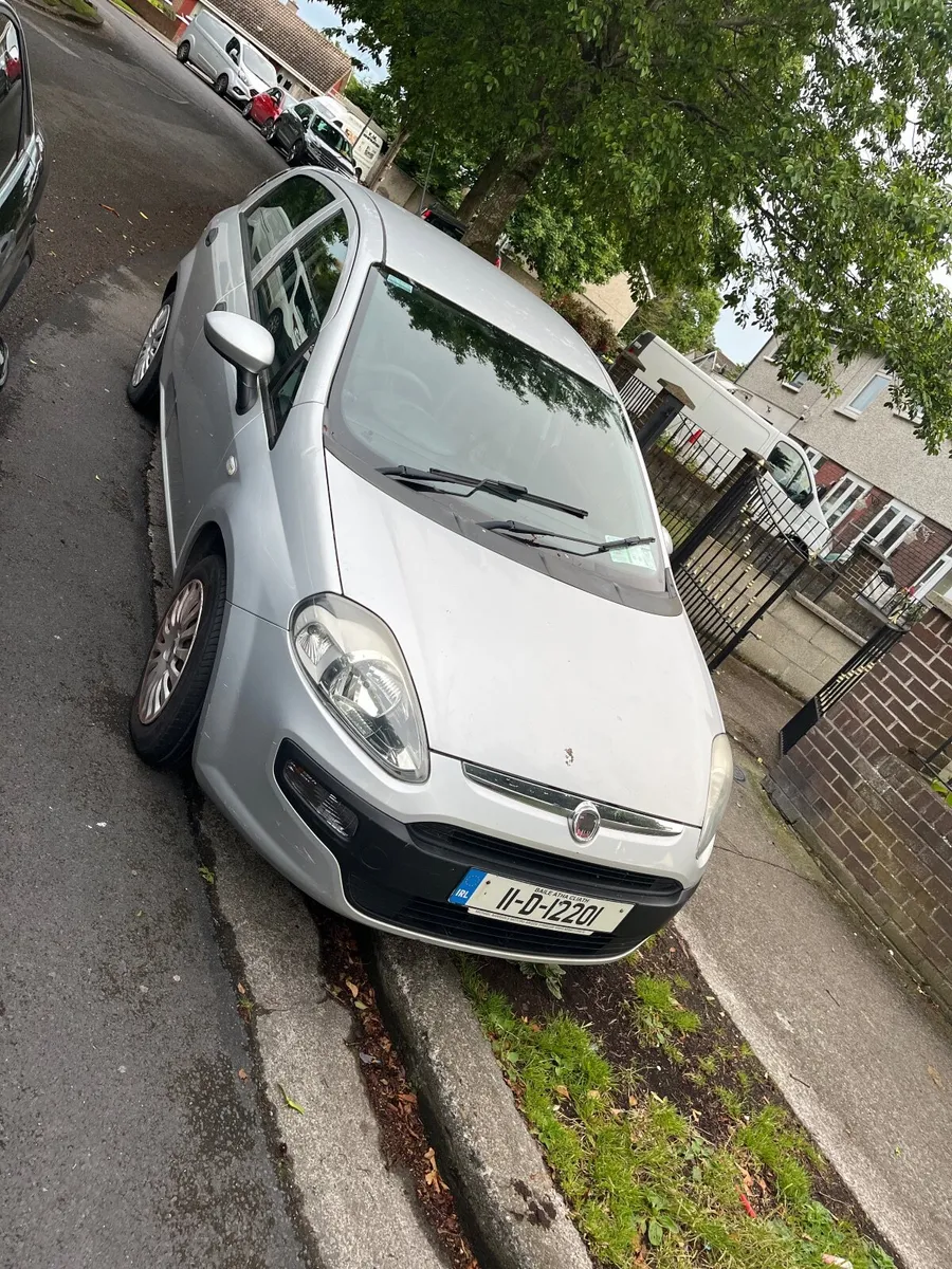 Fiat Punto 2011 - Image 2