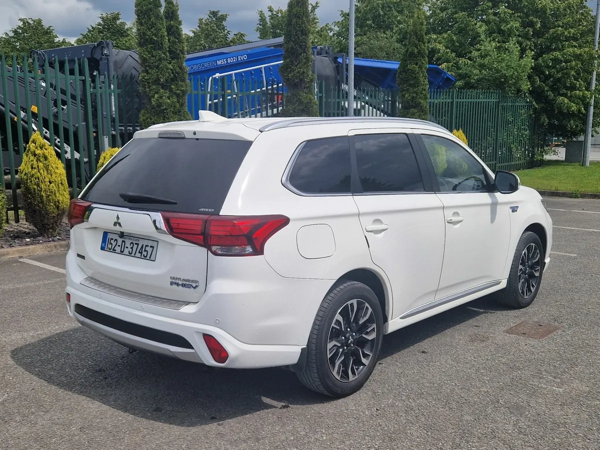 152 Mitsubishi Outlander PHEV - Image 3