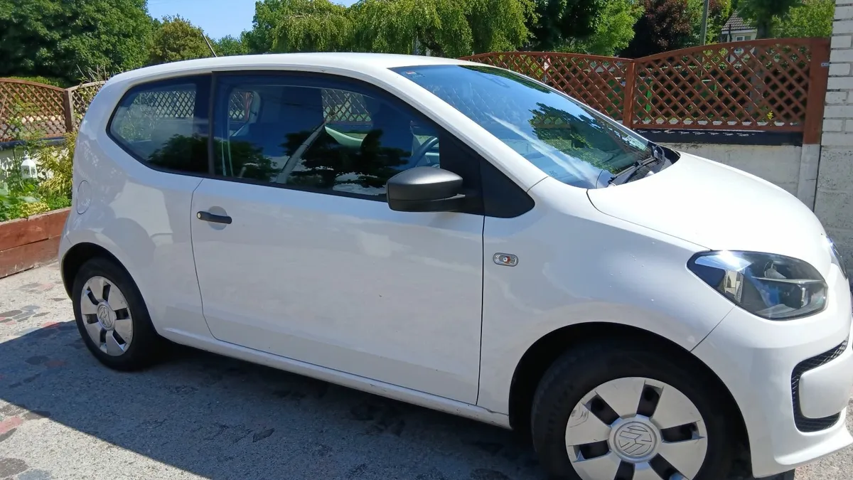 Volkswagen up! 2014 - Image 1