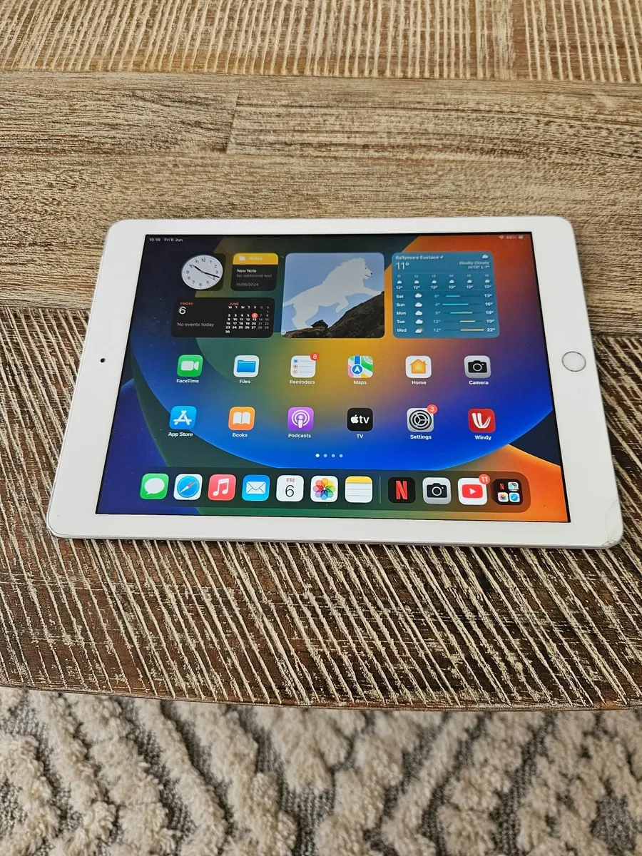 Ipad 6th Generation 128GB used - Image 2