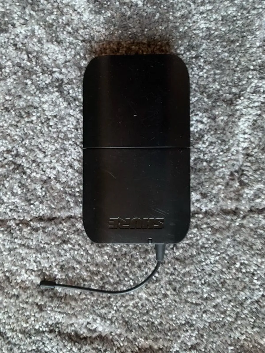Shure BLX Wireless Guitar System - Image 3