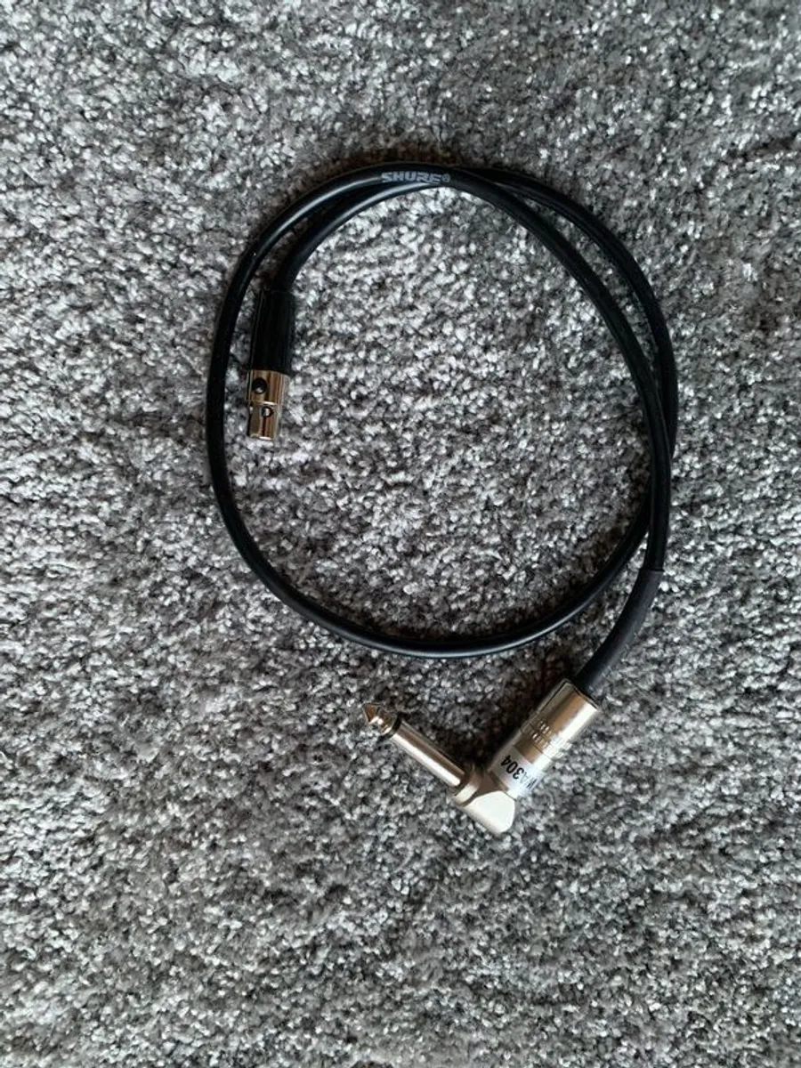 Shure BLX Wireless Guitar System - Image 4