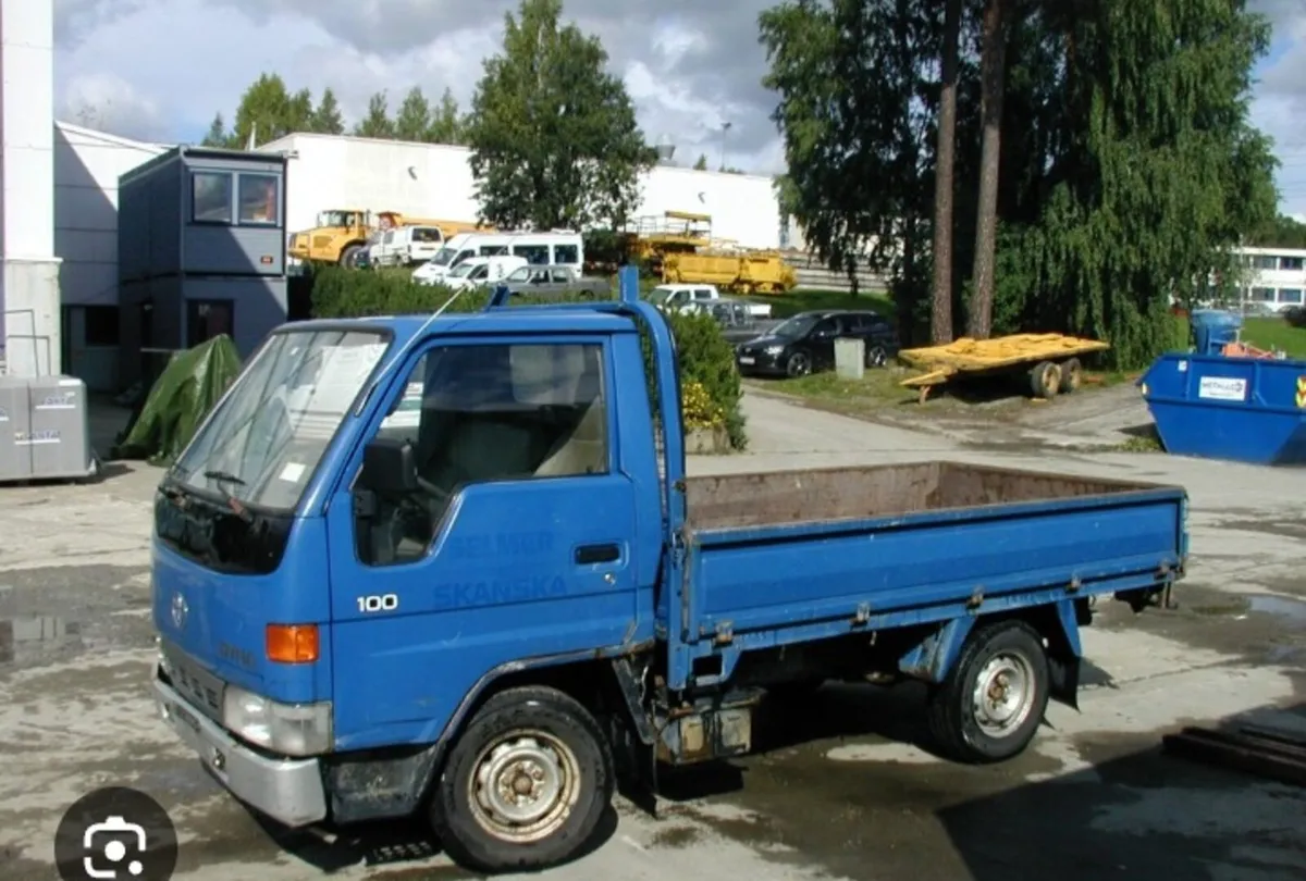 Has anyone got a toyota dyna windscreen - Image 1