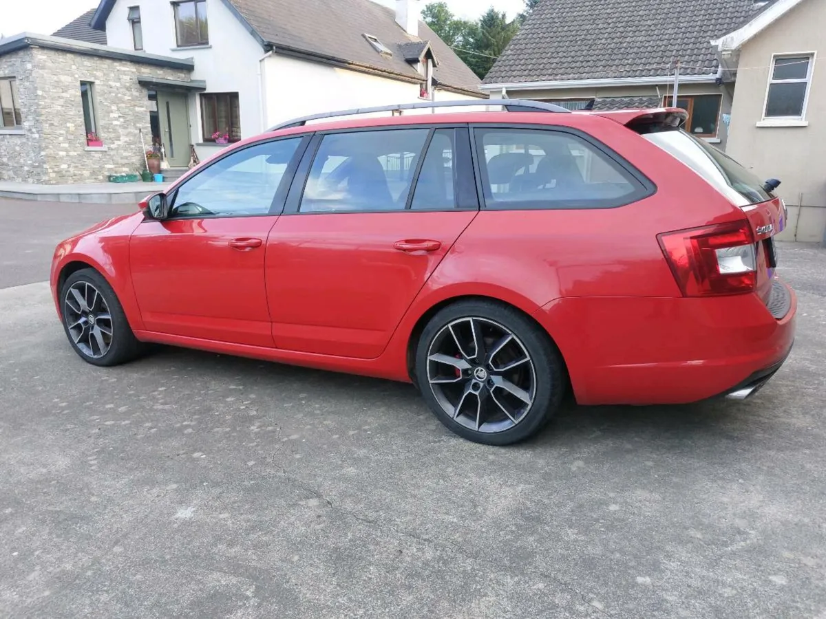 2015 Skoda Octavia 2.0 TDI VRS DSG - Image 4
