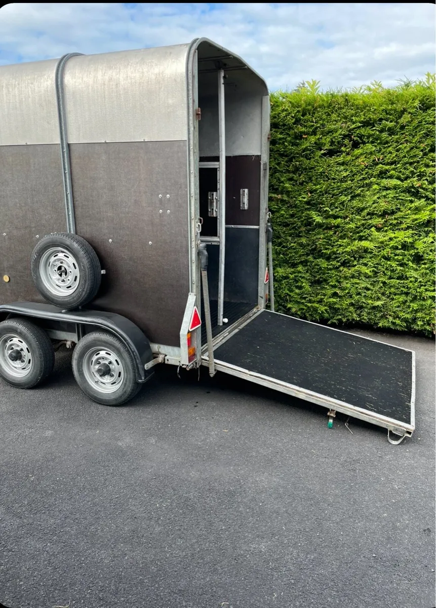 Horse box - Image 2
