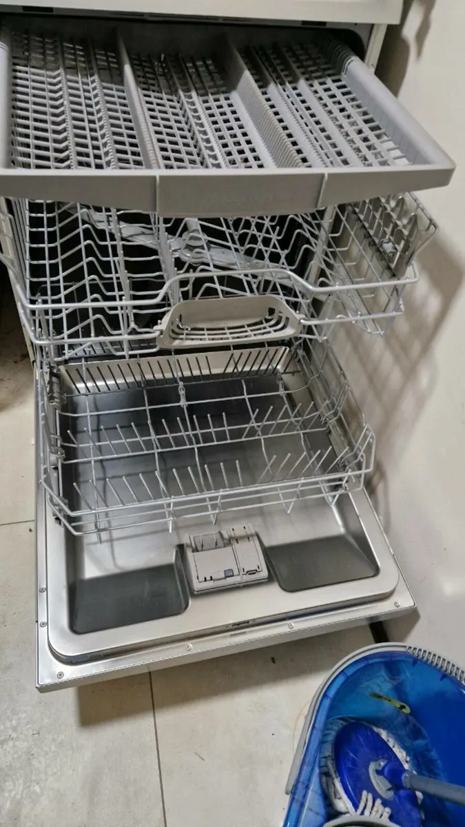 Bosch Serie 2 dishwasher - Image 1