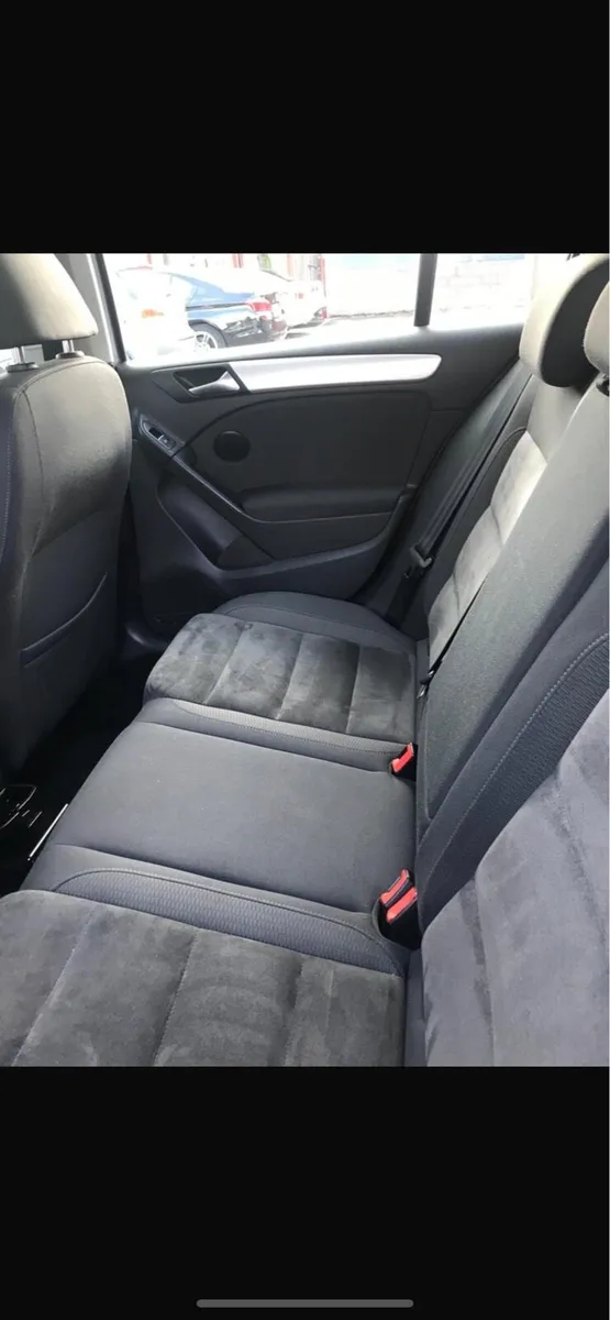 Volkswagen Golf 2011 - Image 3