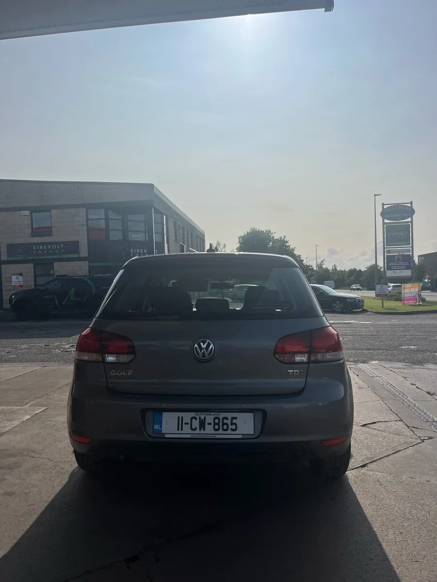 Volkswagen Golf 2011 - Image 4