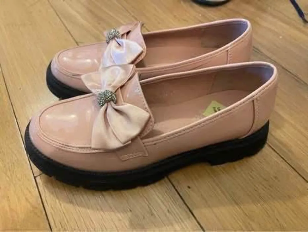 Girls shoes - Image 1