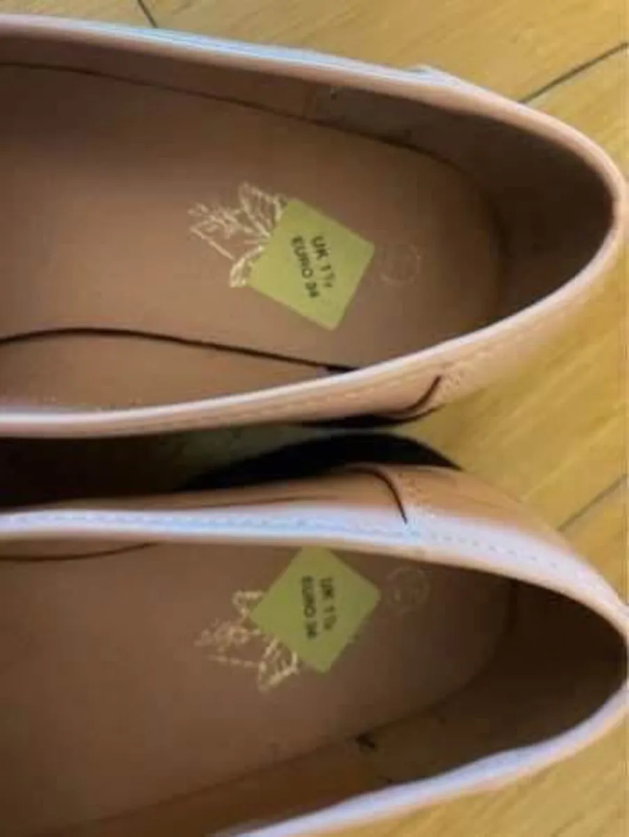 Girls shoes - Image 4