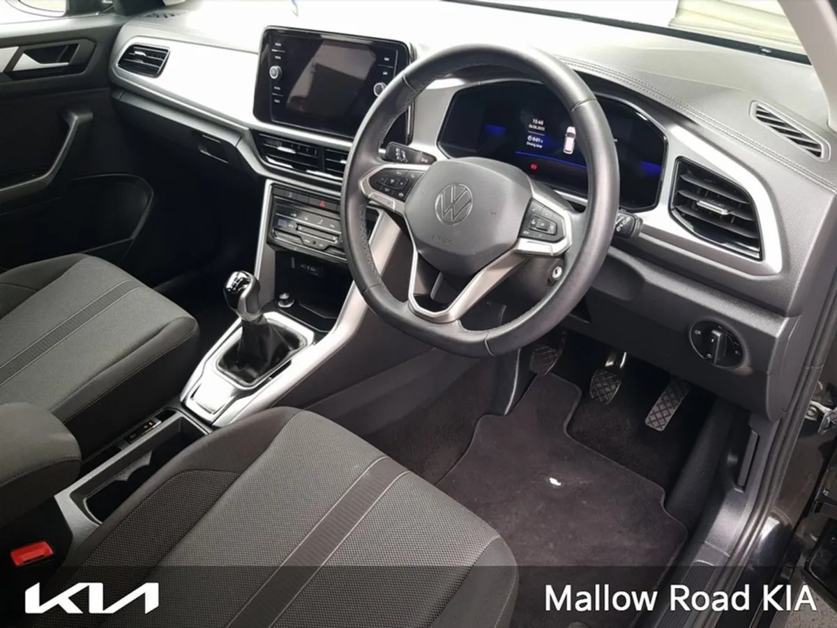 Volkswagen T-Roc Life 2.0 TDI Manual 6speed FWD 1 - Image 2