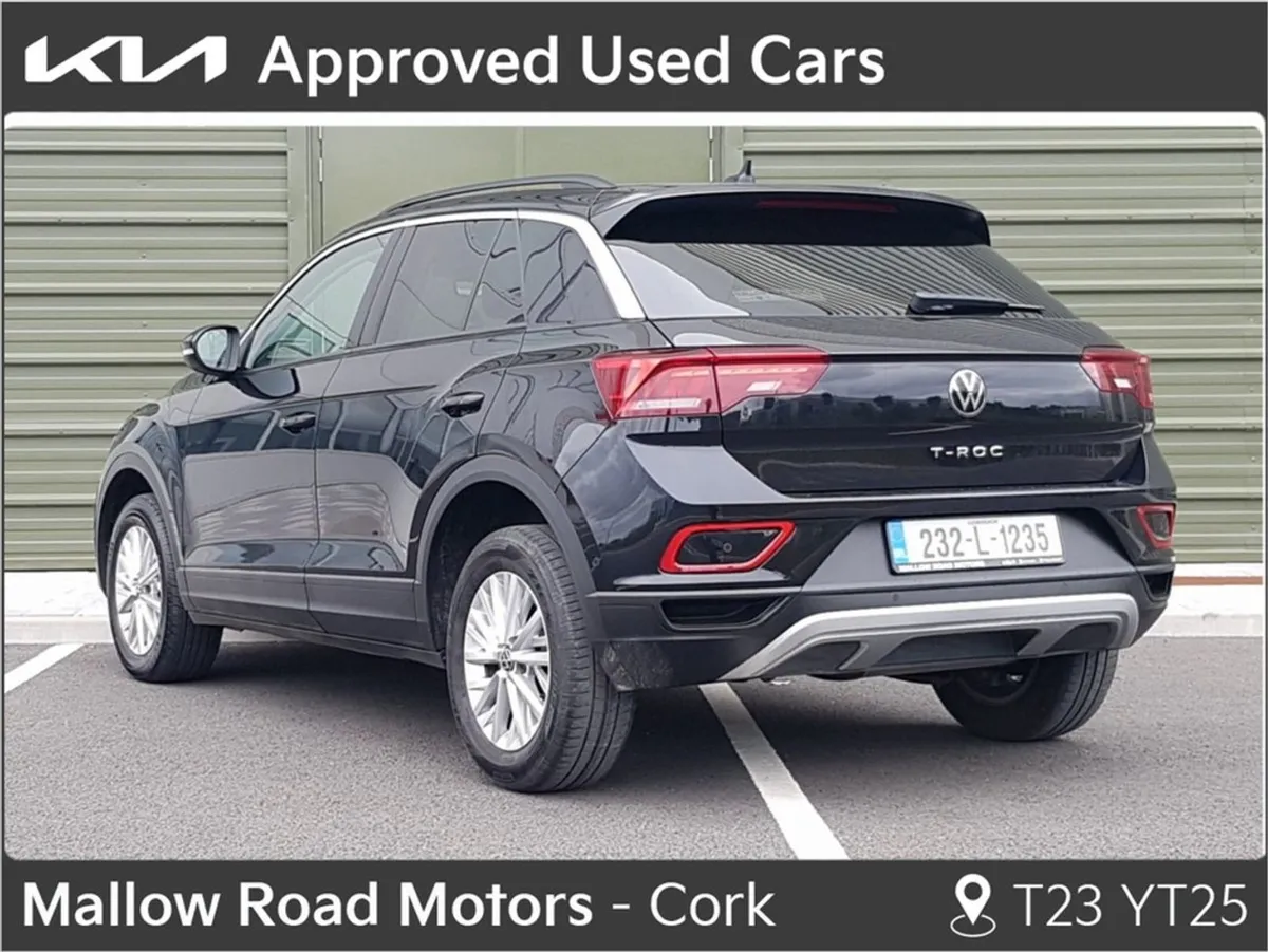 Volkswagen T-Roc Life 2.0 TDI Manual 6speed FWD 1 - Image 3