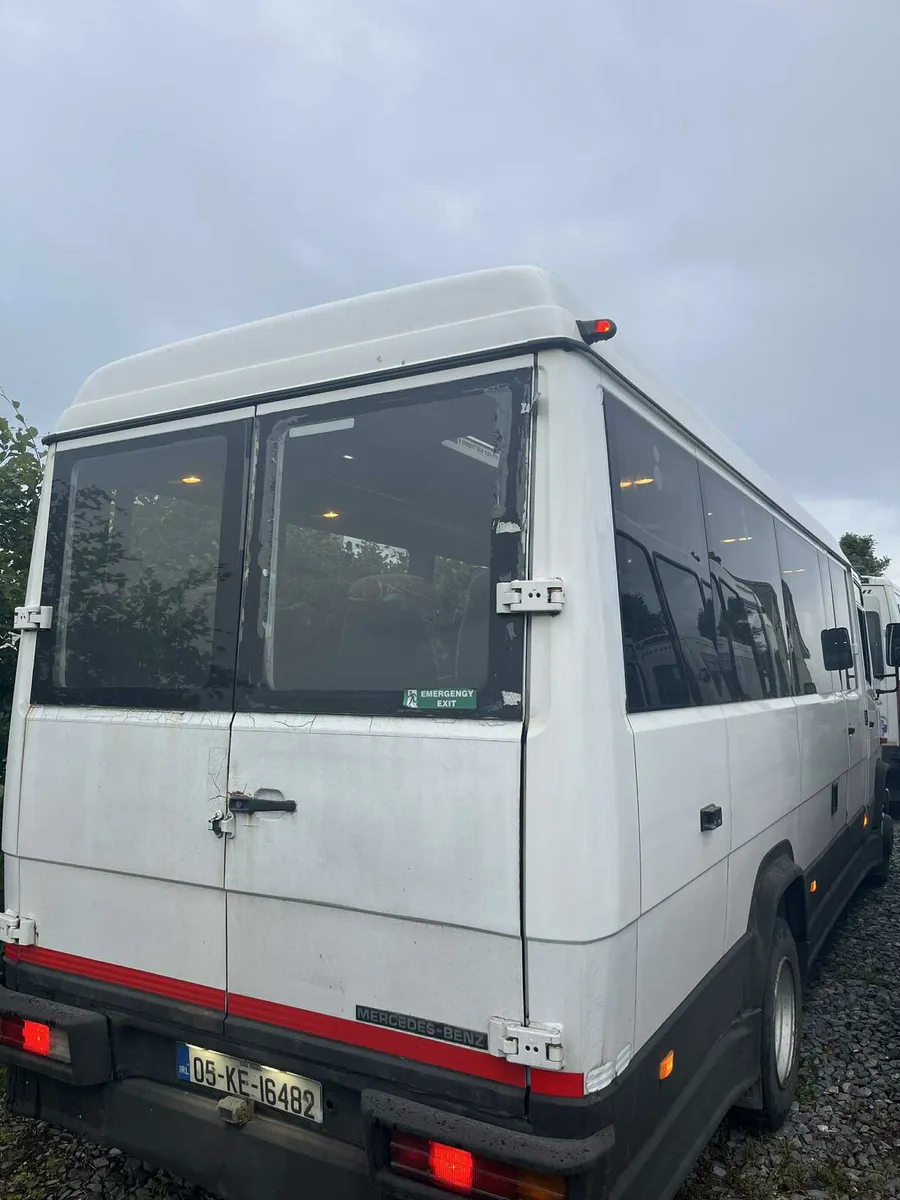 Minibus - Image 2