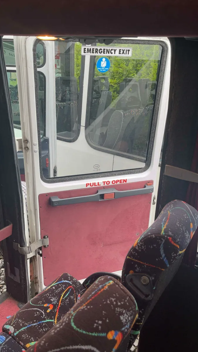 Minibus - Image 4