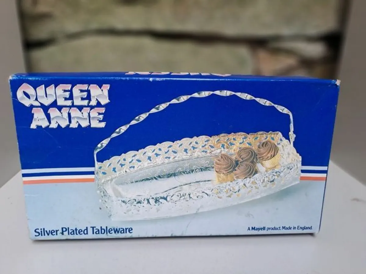 Queen Anne silver plated serving dish - Image 1