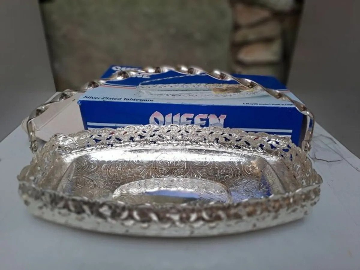 Queen Anne silver plated serving dish - Image 3