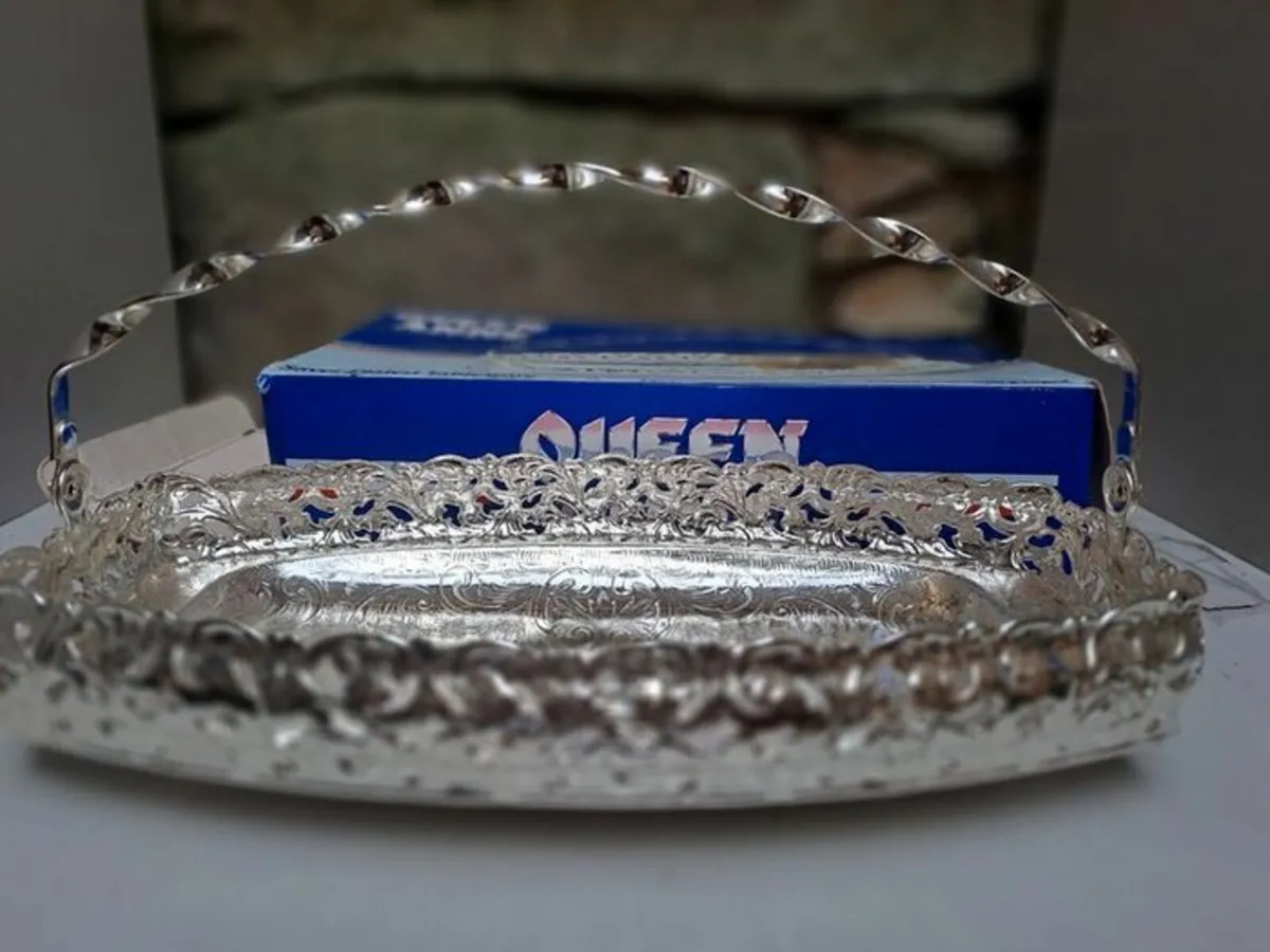Queen Anne silver plated serving dish - Image 4