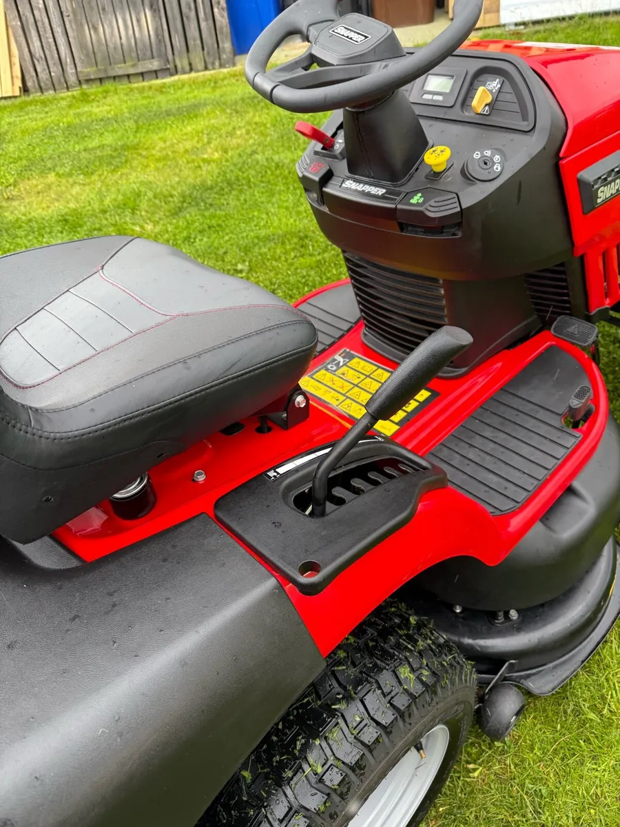 2023 SNAPPER MOWER LOW HOURS - Image 2