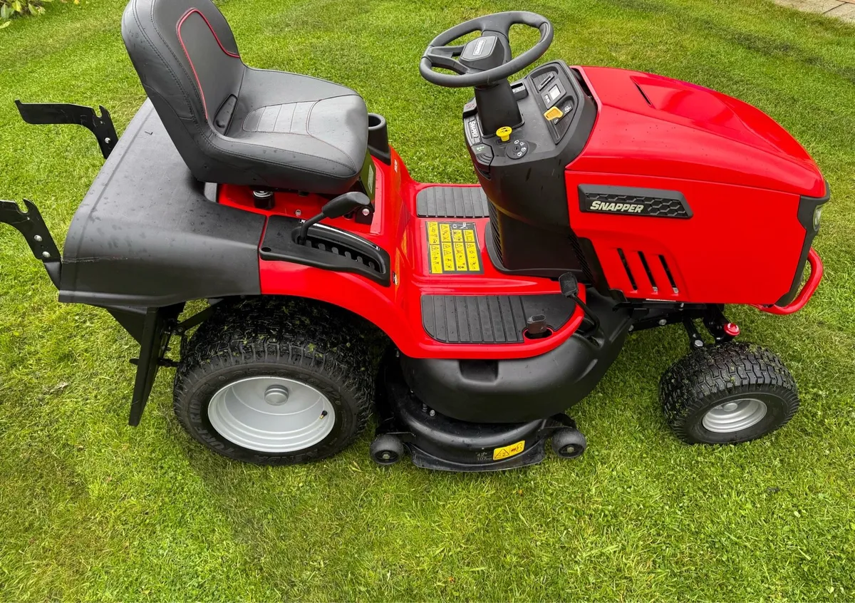 2023 SNAPPER MOWER LOW HOURS - Image 3