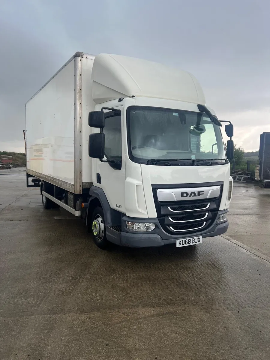 Daf lf box lorry 2018 6speed manual - Image 1