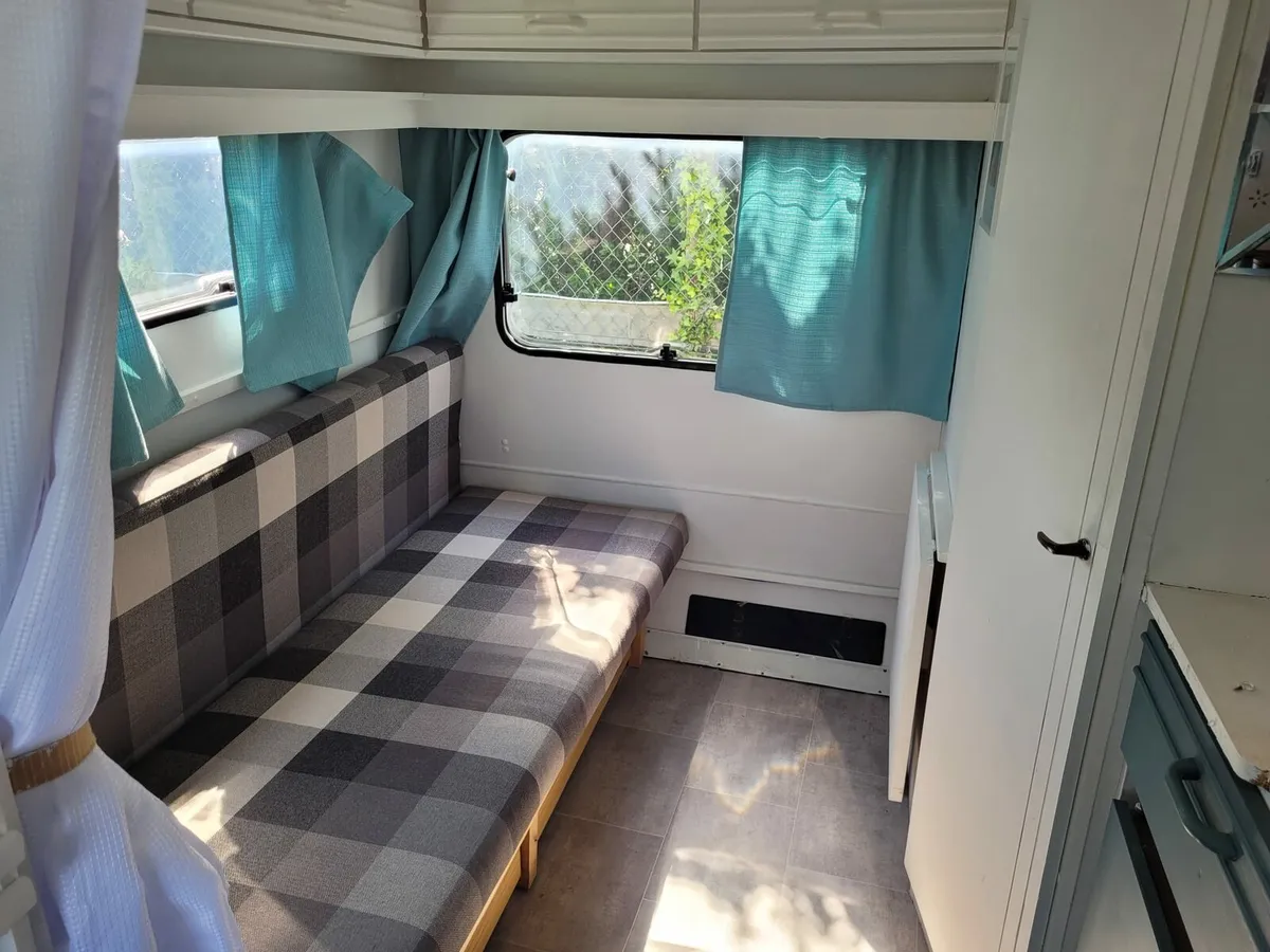 Caravan - Image 4