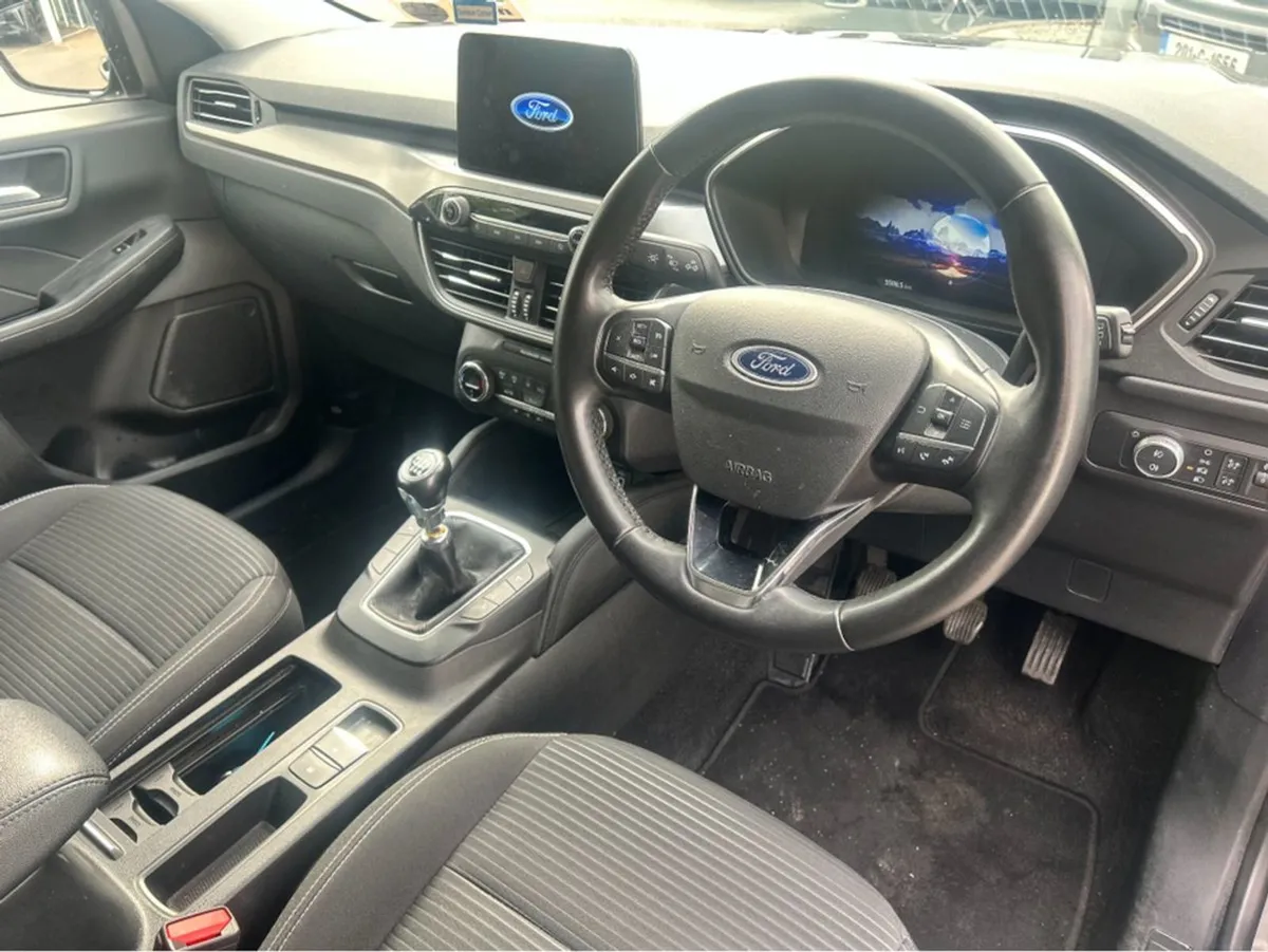 Ford Kuga Titanium 5DR 1.5 TD 120 S6.2 M6 F - Image 4