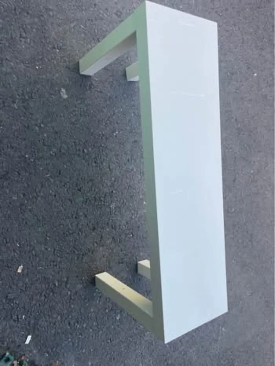 Small table - Image 1