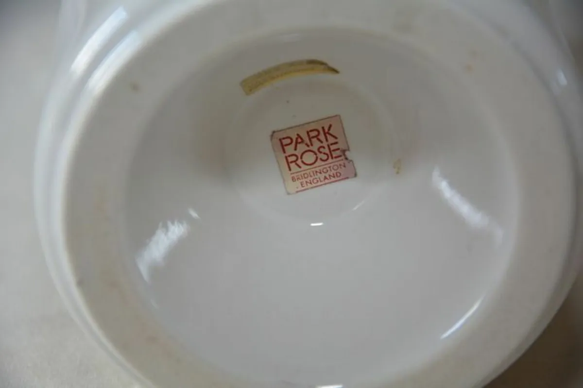 Vintage large vase - Park Rose Bridlington - Image 4