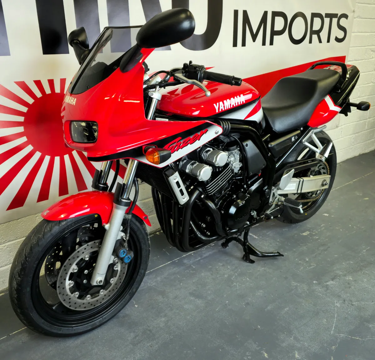 2002 Yamaha FZS600 Fazer - Image 2