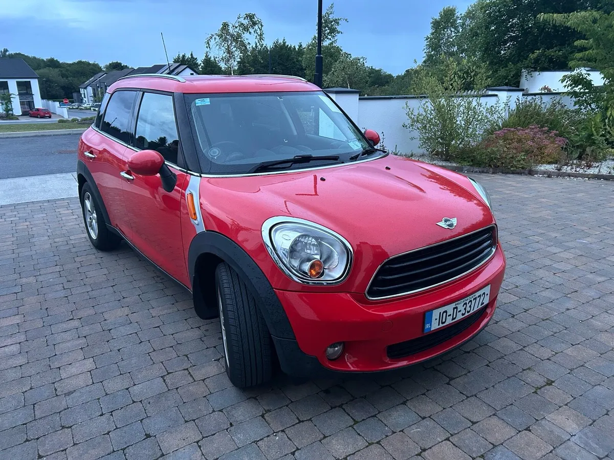 2010 MINI Countryman - Image 1