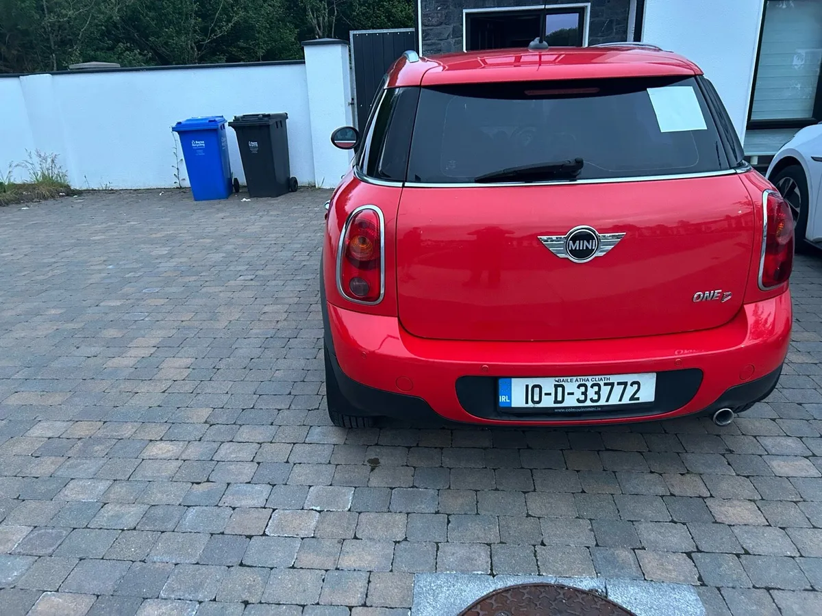 2010 MINI Countryman - Image 2