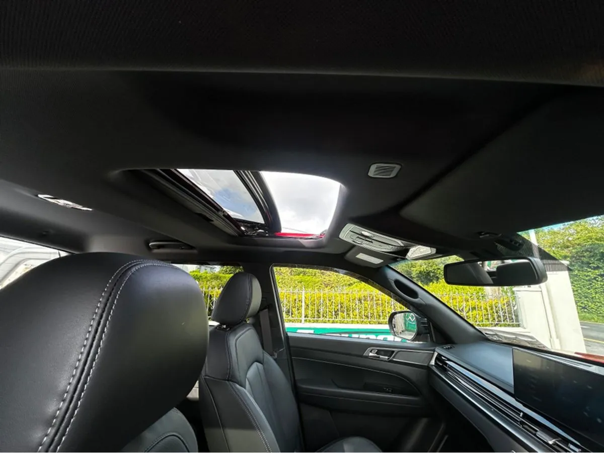 Ssangyong Musso Grand With SUN Roof AND Roll Lock - Image 4