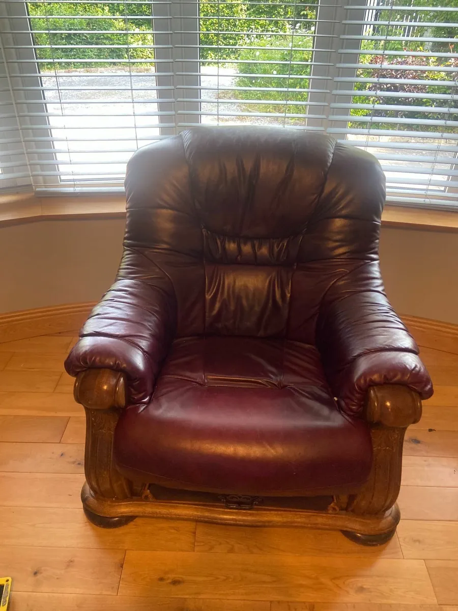 Leather suite - Image 1