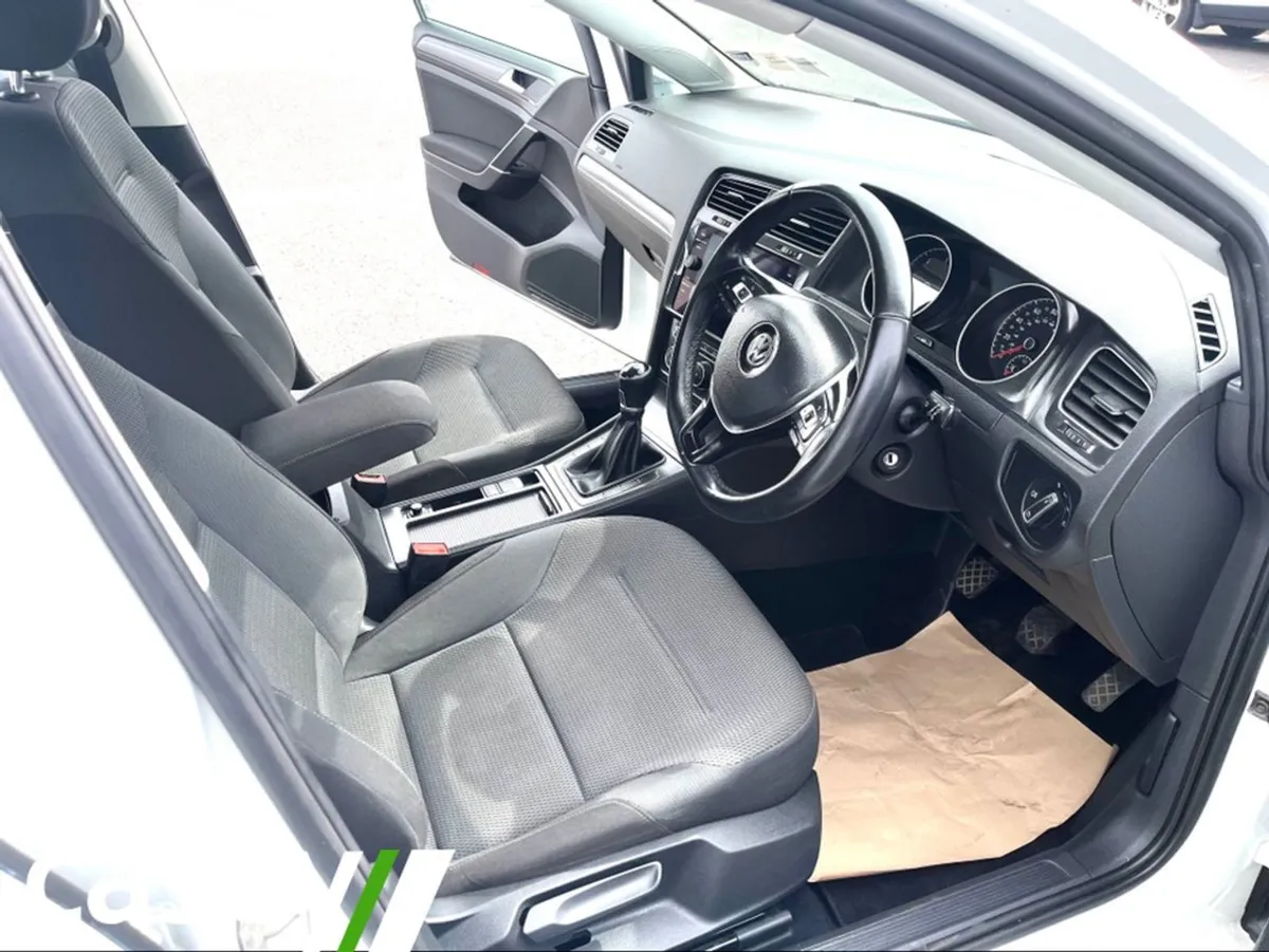 Volkswagen Golf 1.6 TDI SE NAV Bluemotion 115PS 5 - Image 1
