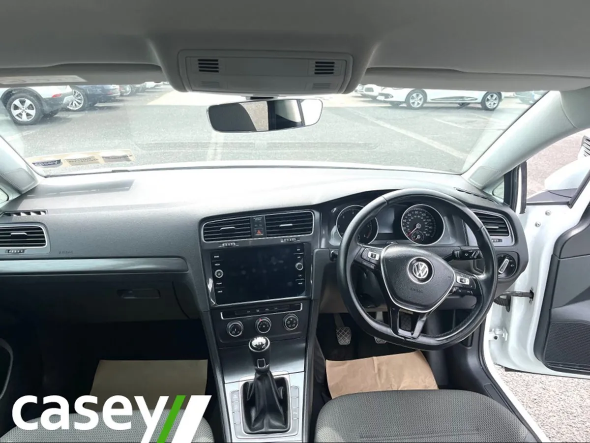 Volkswagen Golf 1.6 TDI SE NAV Bluemotion 115PS 5 - Image 3