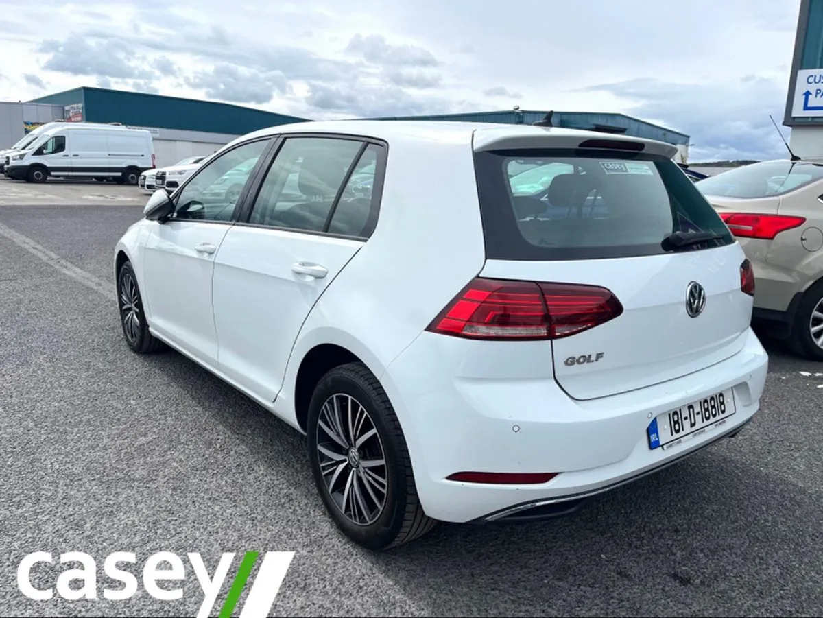 Volkswagen Golf 1.6 TDI SE NAV Bluemotion 115PS 5 - Image 4