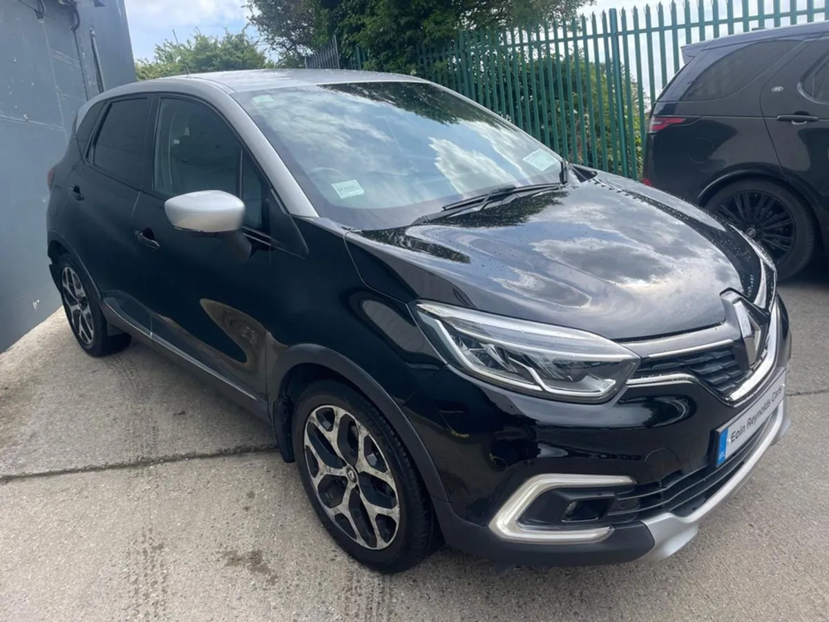 Renault Captur Signature X NAV DCI Auto TOP Spec - Image 2