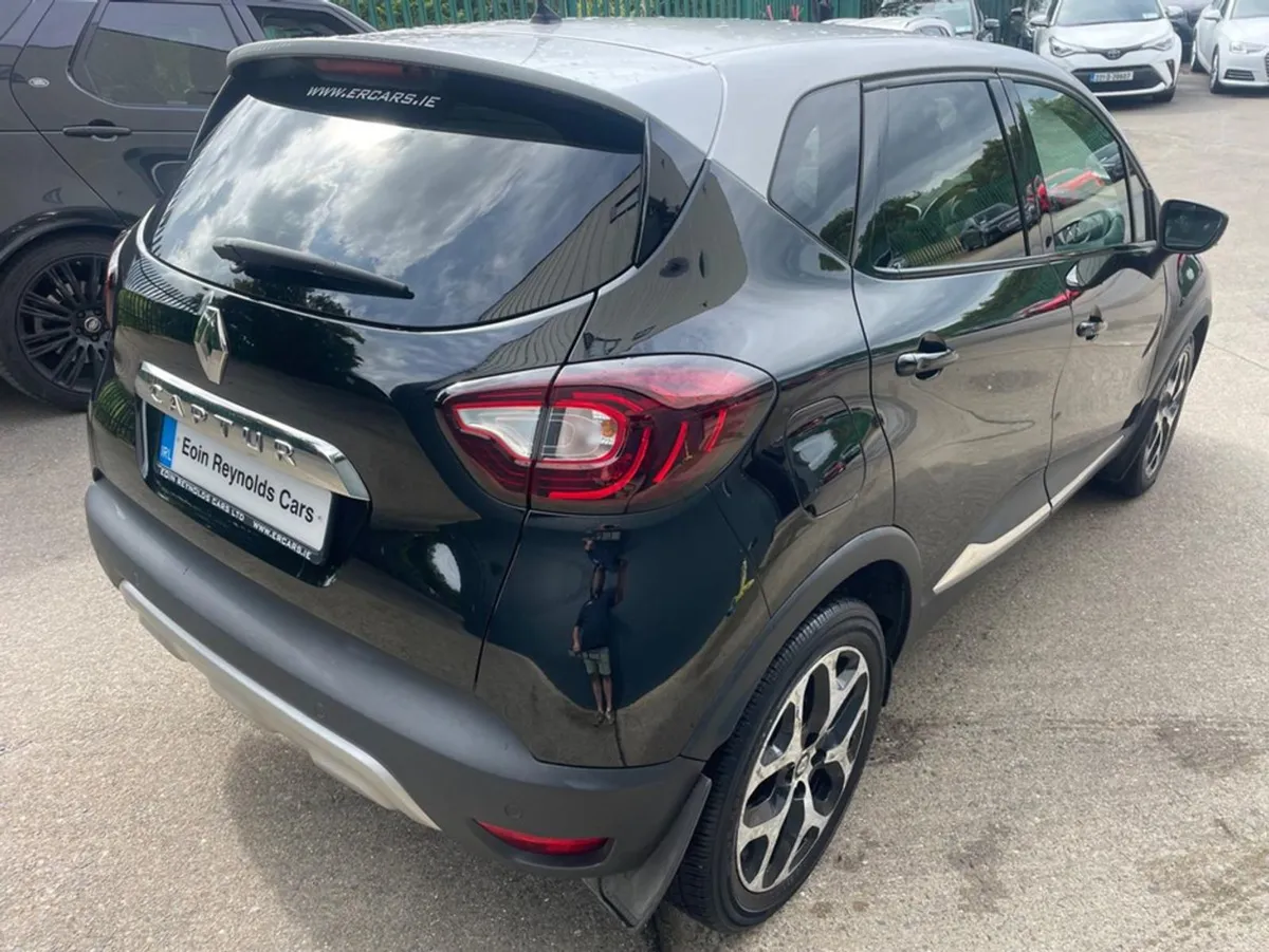 Renault Captur Signature X NAV DCI Auto TOP Spec - Image 4