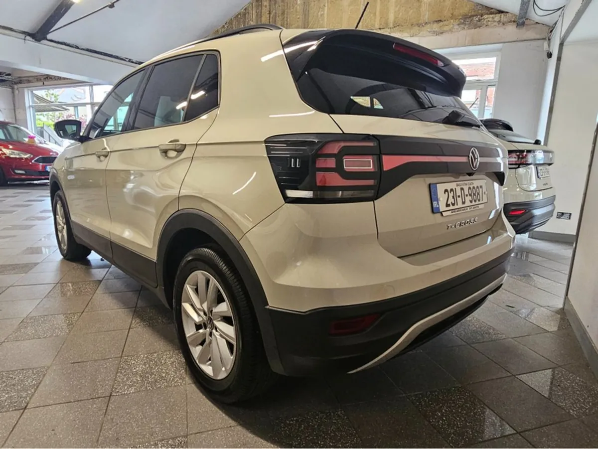 Volkswagen T-Cross Life 1.0 TSI M Manual 5speed 9 - Image 4